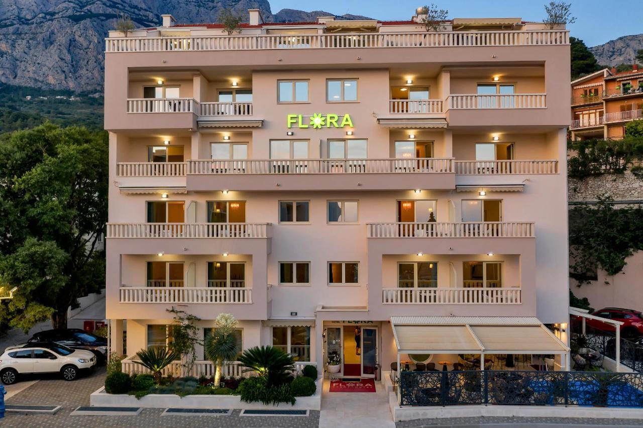 טוצפי Aparthotel Flora מראה חיצוני תמונה