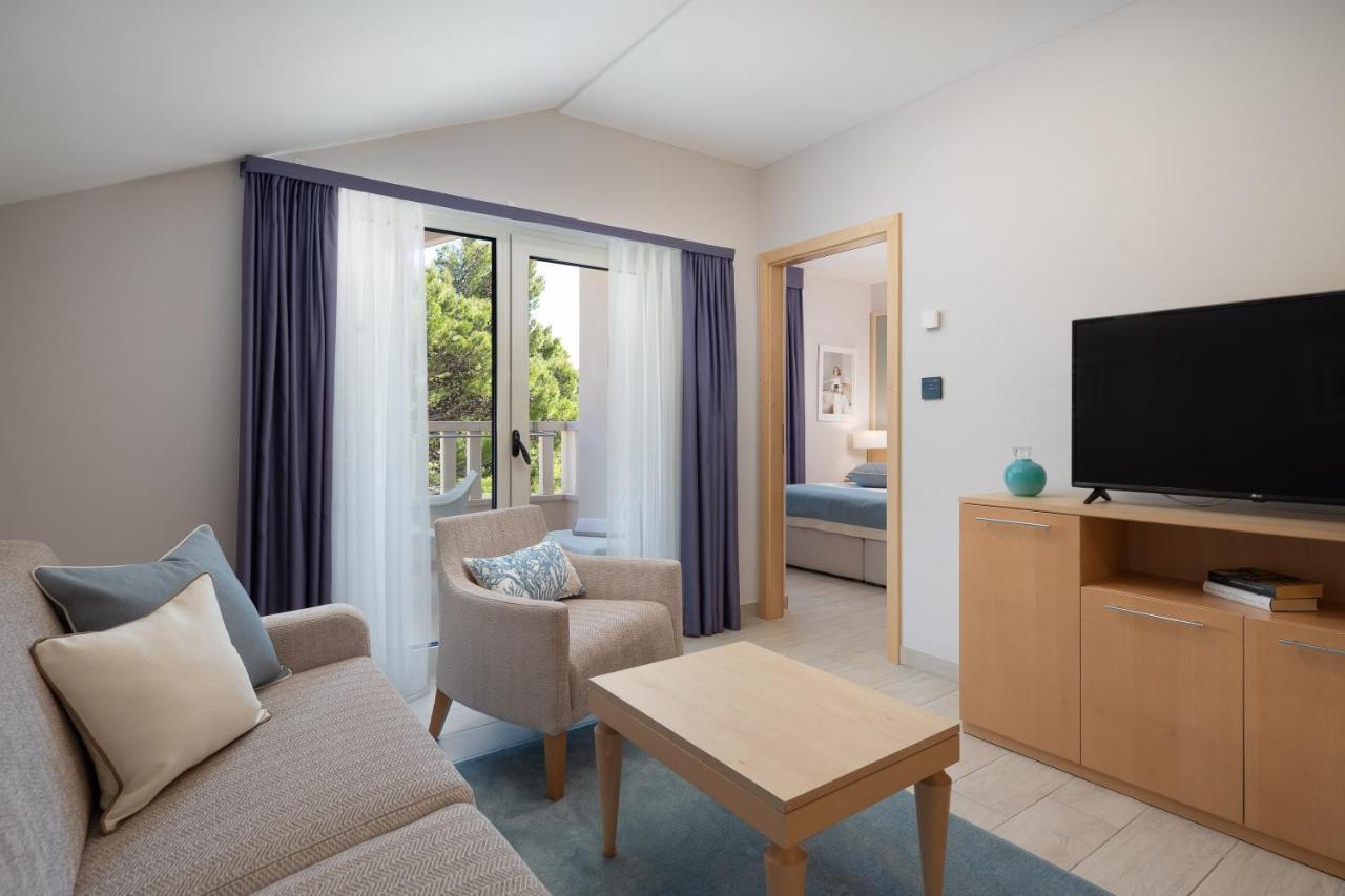 טוצפי Aparthotel Flora מראה חיצוני תמונה