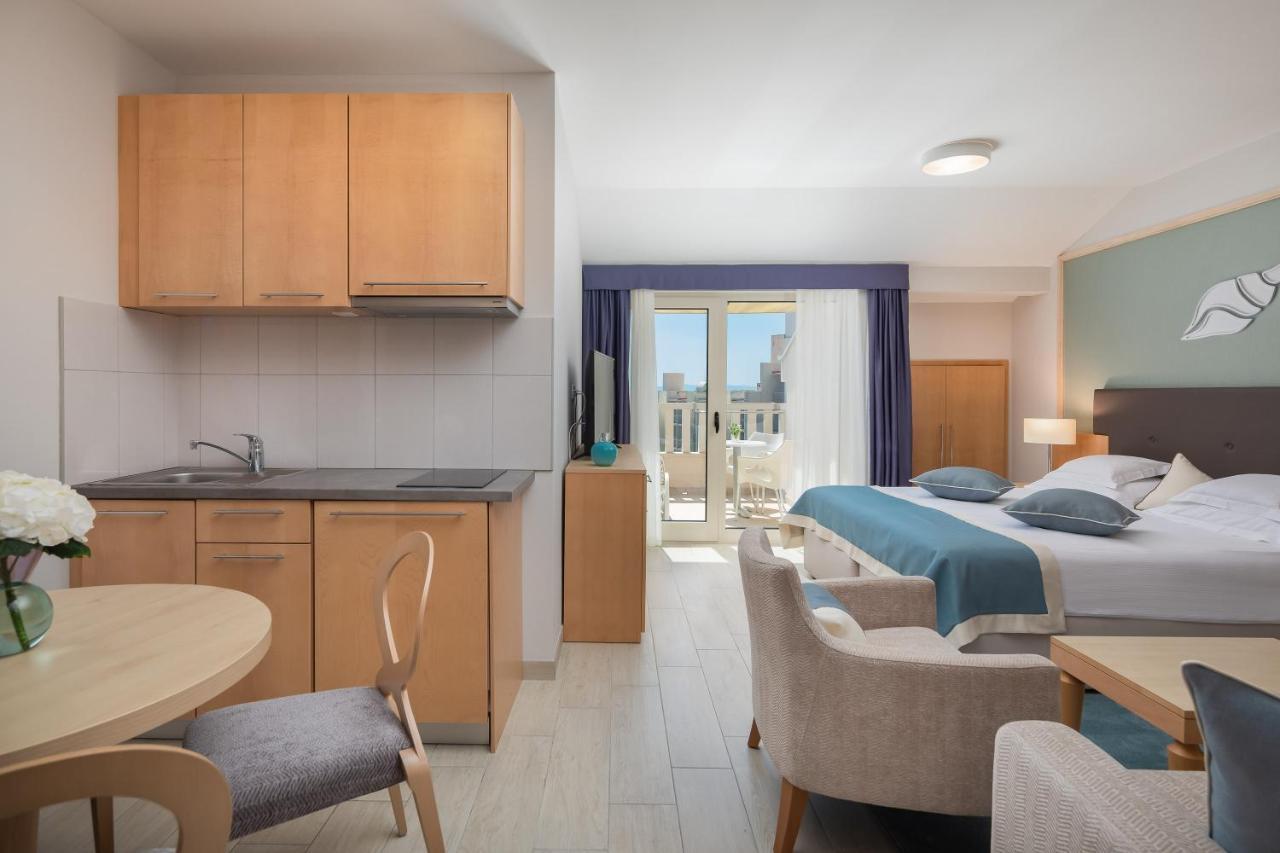 טוצפי Aparthotel Flora מראה חיצוני תמונה