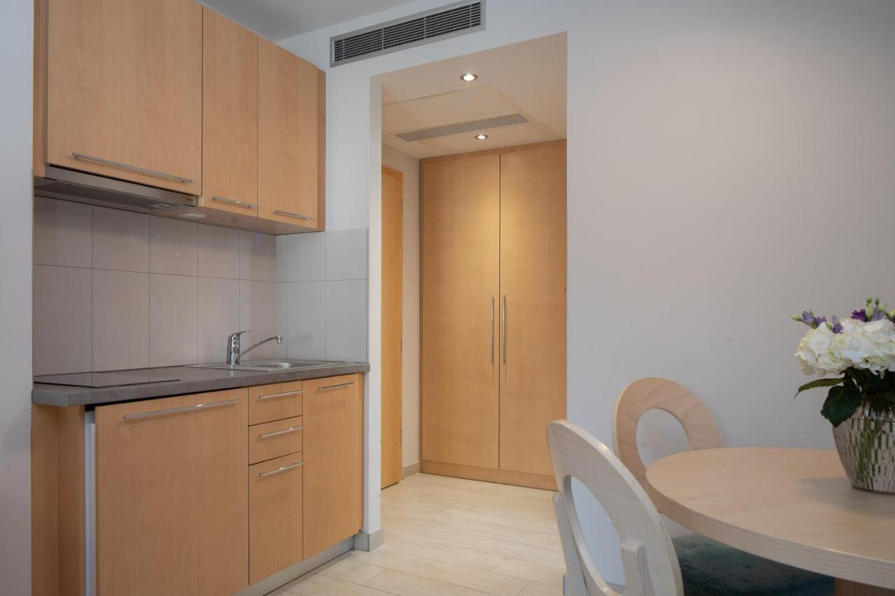 טוצפי Aparthotel Flora מראה חיצוני תמונה