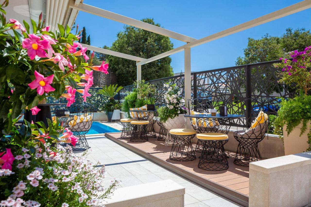 טוצפי Aparthotel Flora מראה חיצוני תמונה