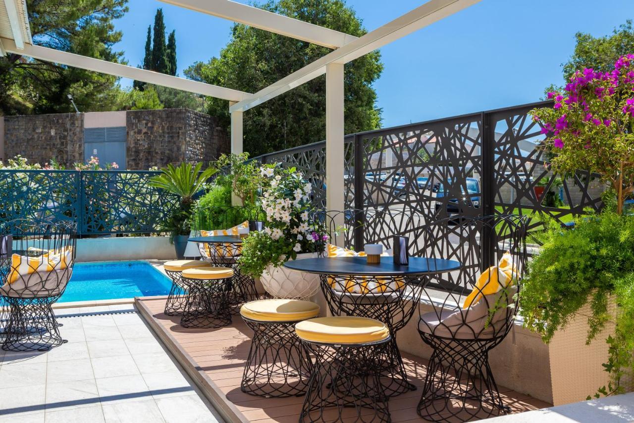טוצפי Aparthotel Flora מראה חיצוני תמונה