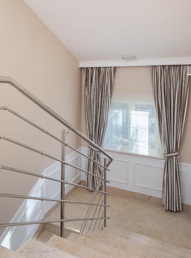 טוצפי Aparthotel Flora מראה חיצוני תמונה