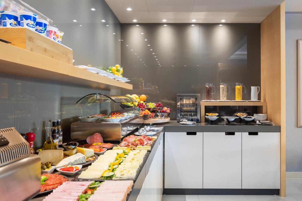 טוצפי Aparthotel Flora מראה חיצוני תמונה