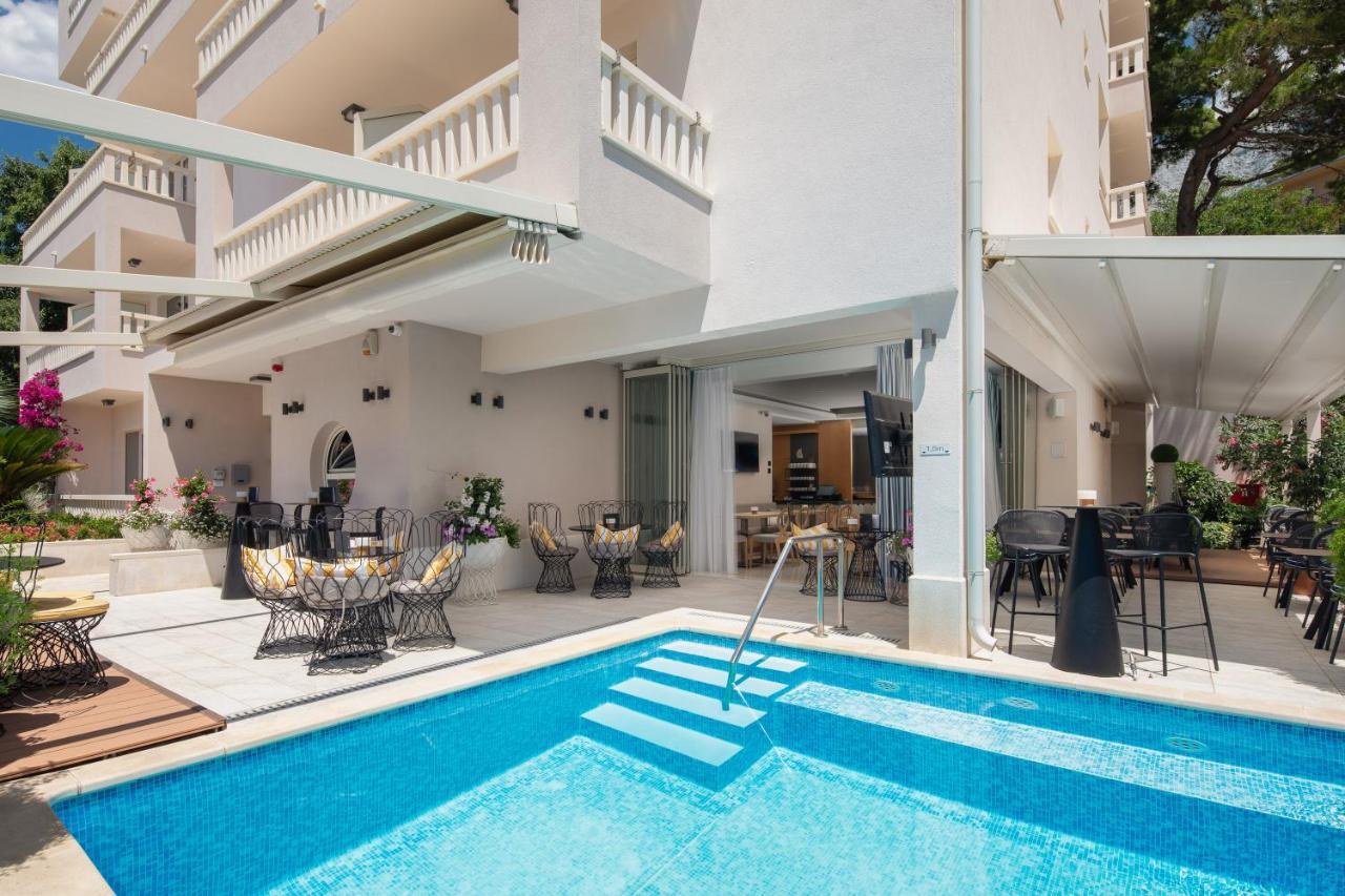 טוצפי Aparthotel Flora מראה חיצוני תמונה