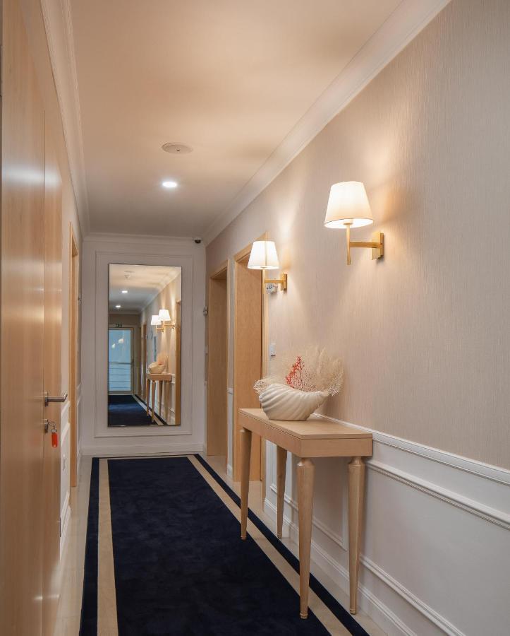 טוצפי Aparthotel Flora מראה חיצוני תמונה