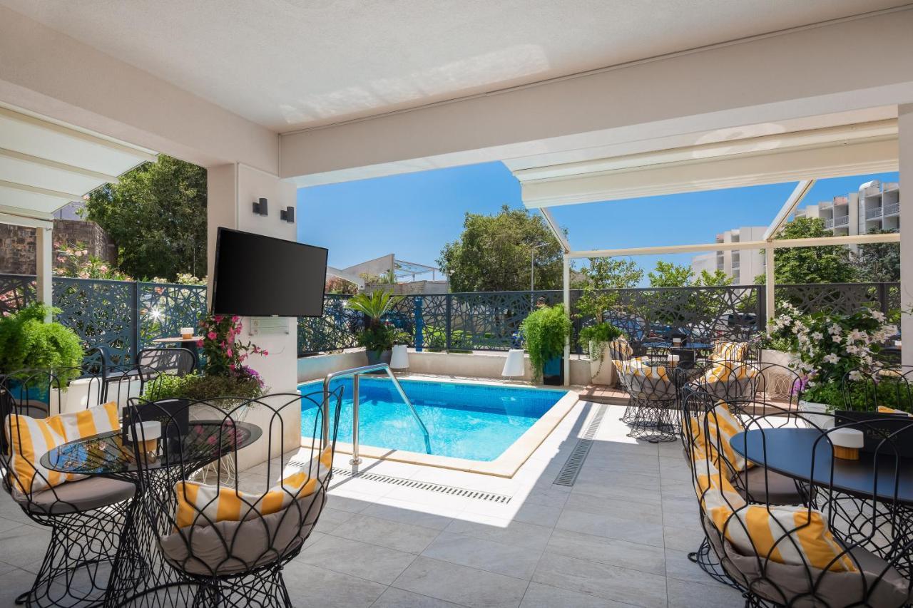 טוצפי Aparthotel Flora מראה חיצוני תמונה